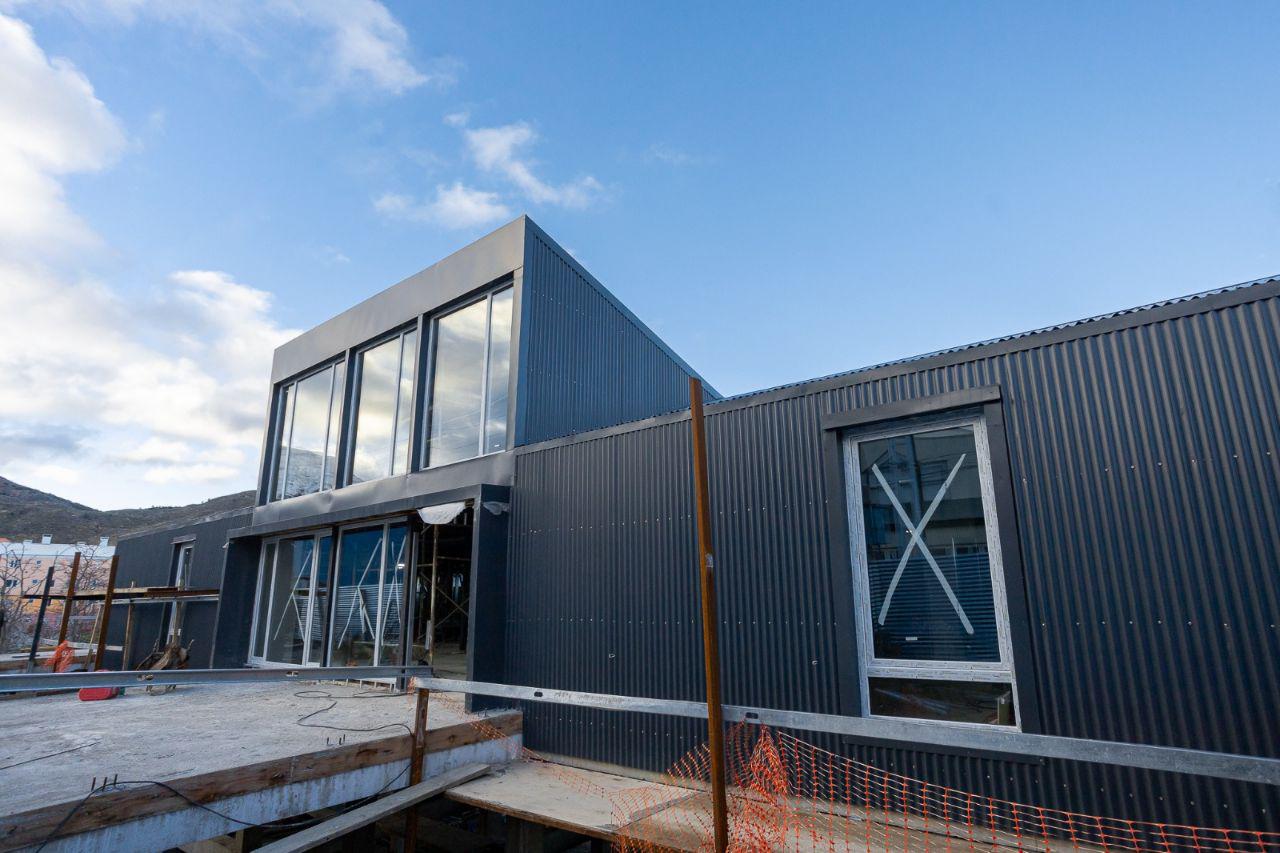 photo_5017136497903643914_y