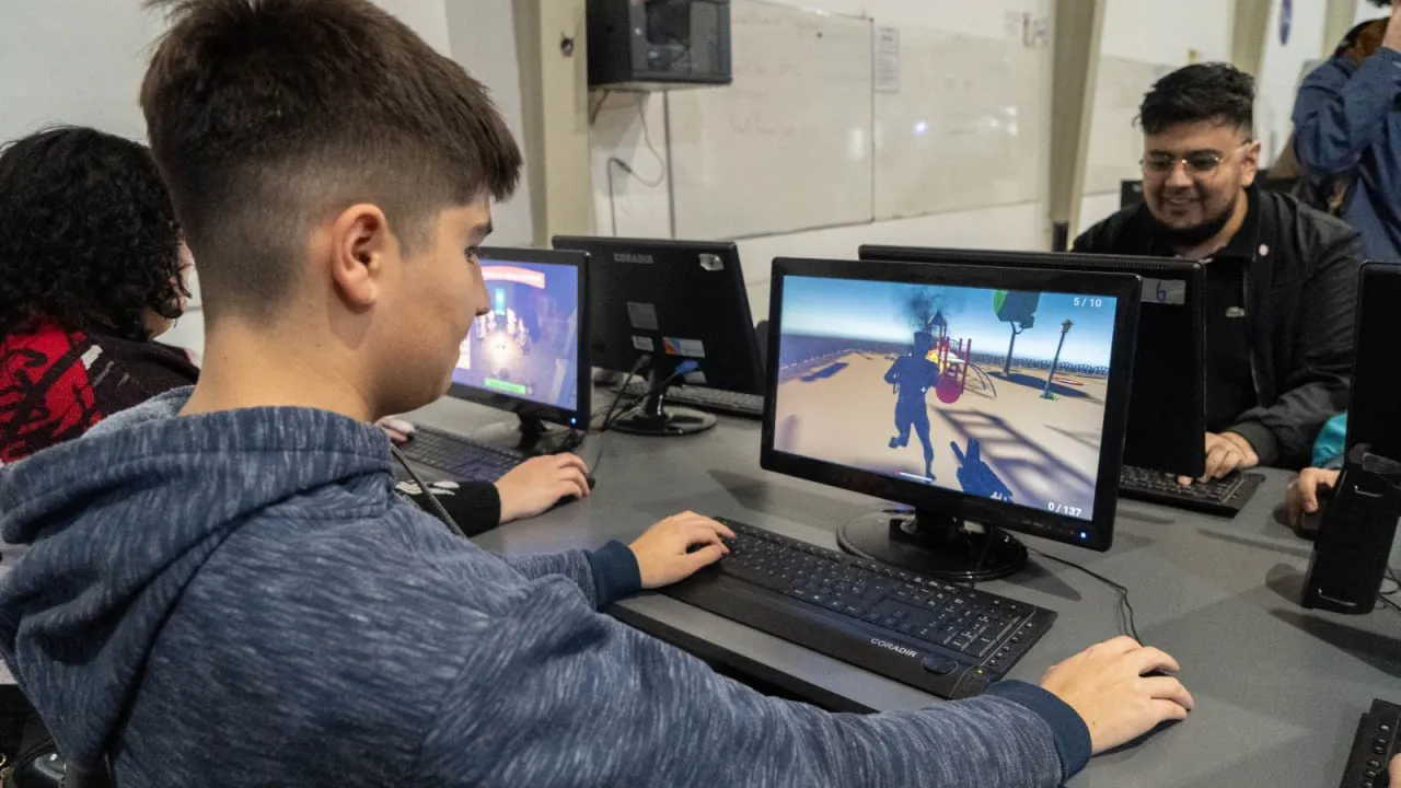 photo_4951933959432941055_y