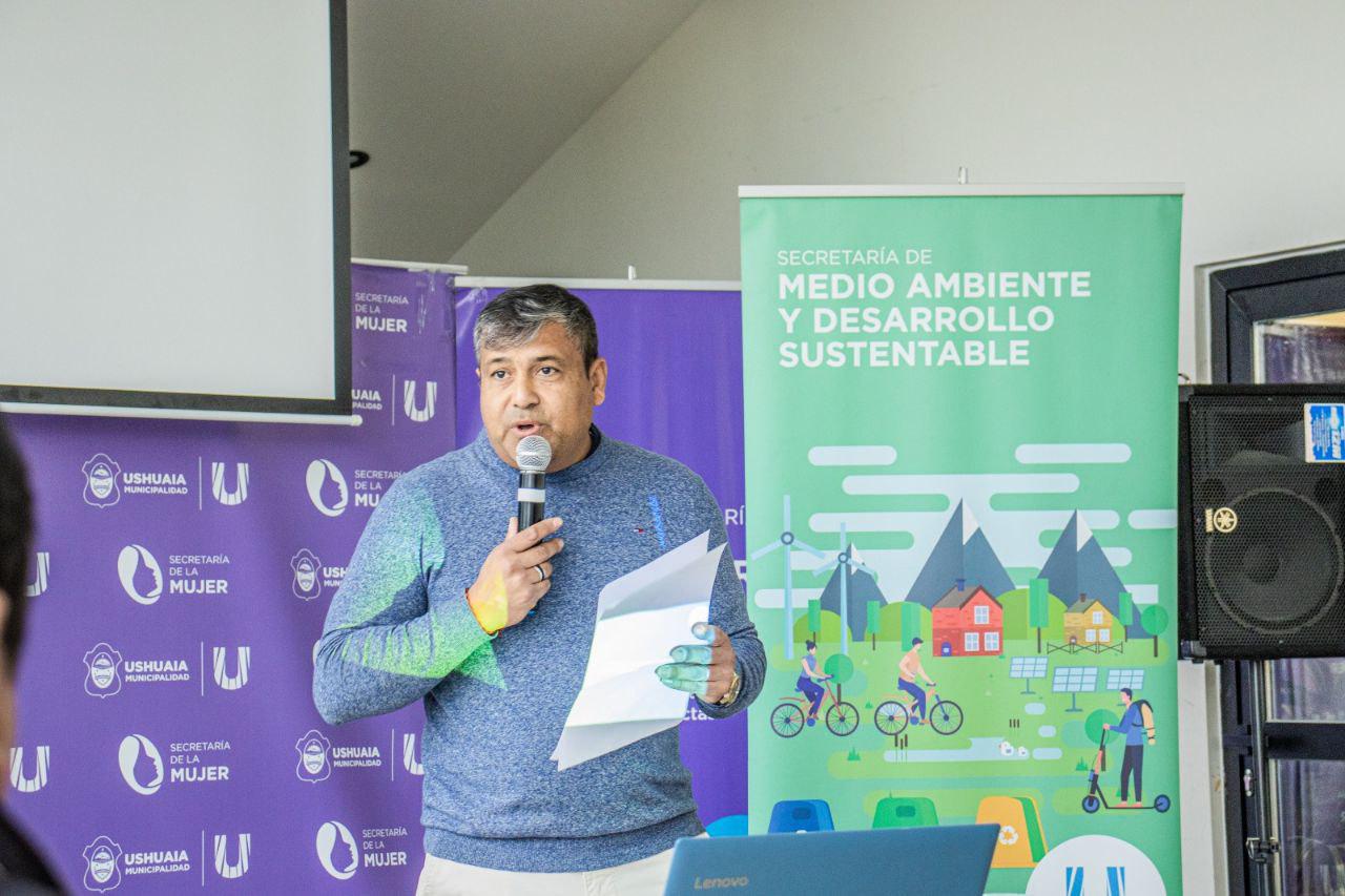 photo_5161507455576944014_y