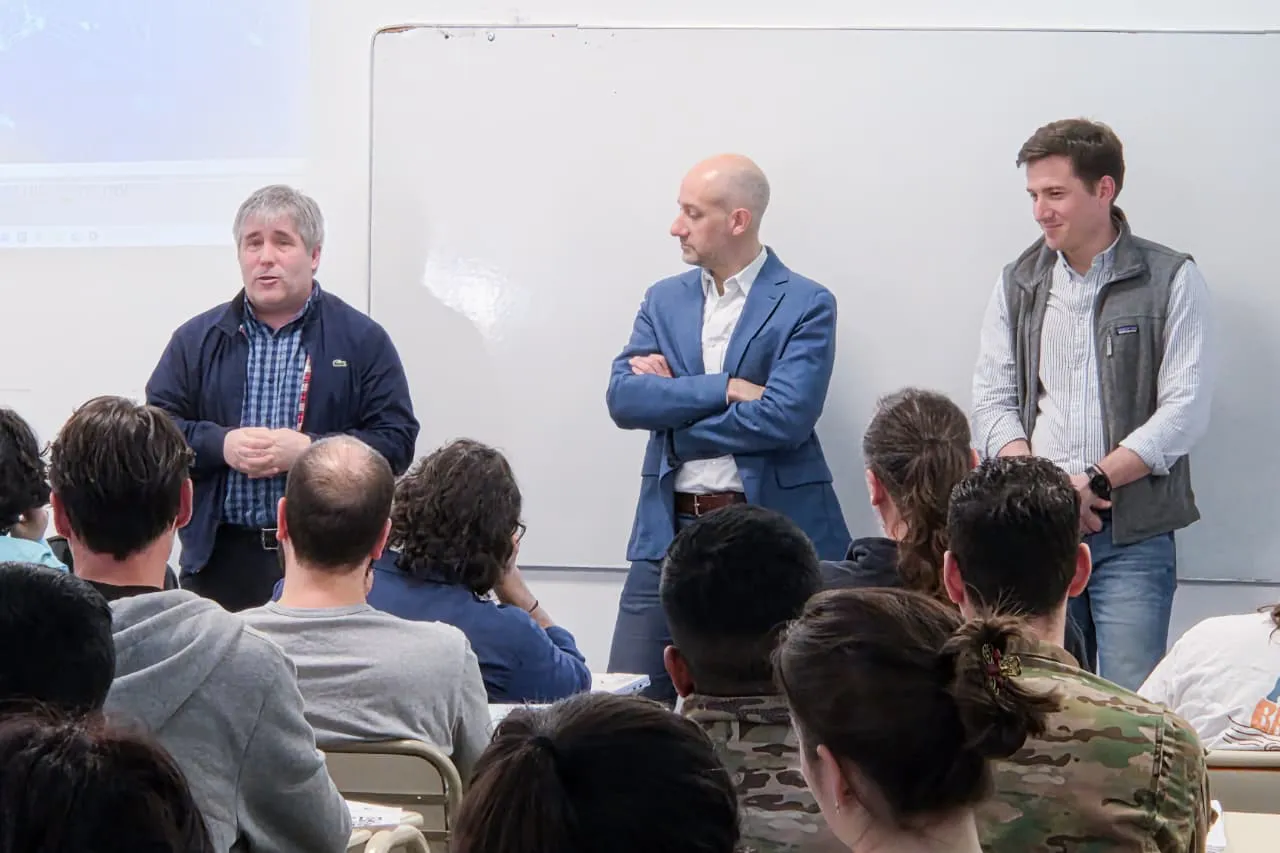 photo_5161484498980506397_y