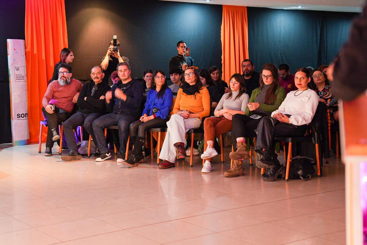 photo_5102661597553339037_y