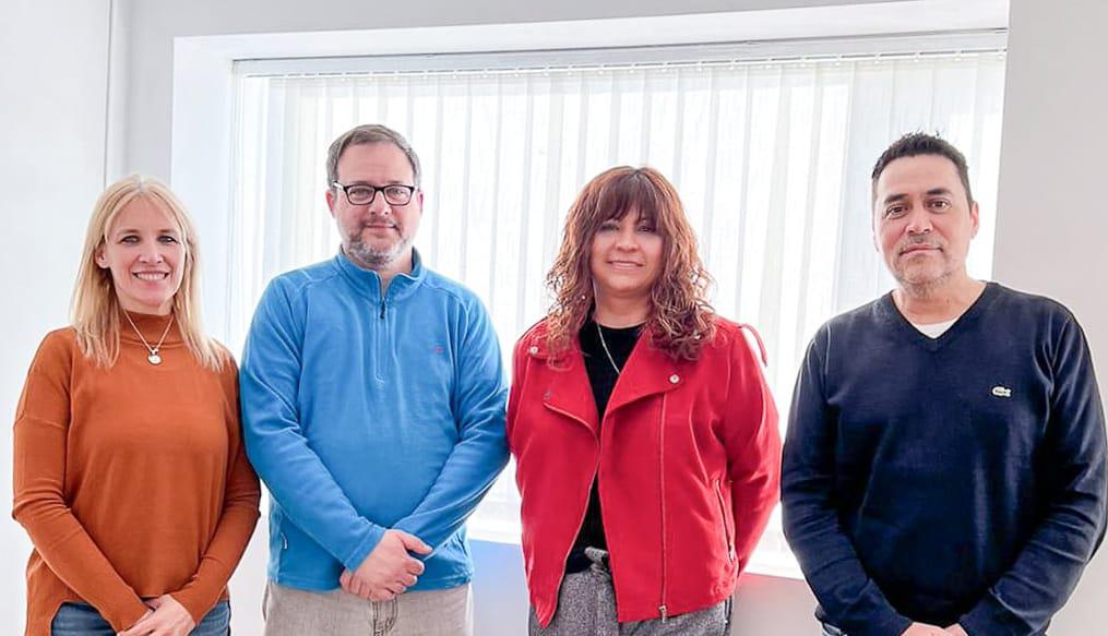 photo_5109806056606902945_y