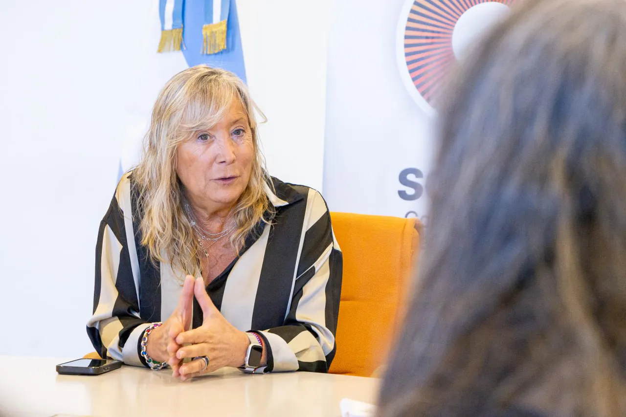 photo_4961256460826816144_y