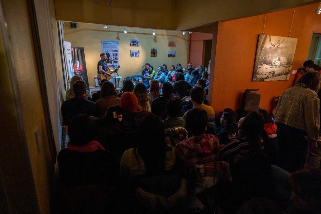 photo_5143355527919676818_y