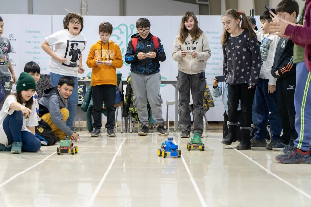 photo_4947719651622760108_y