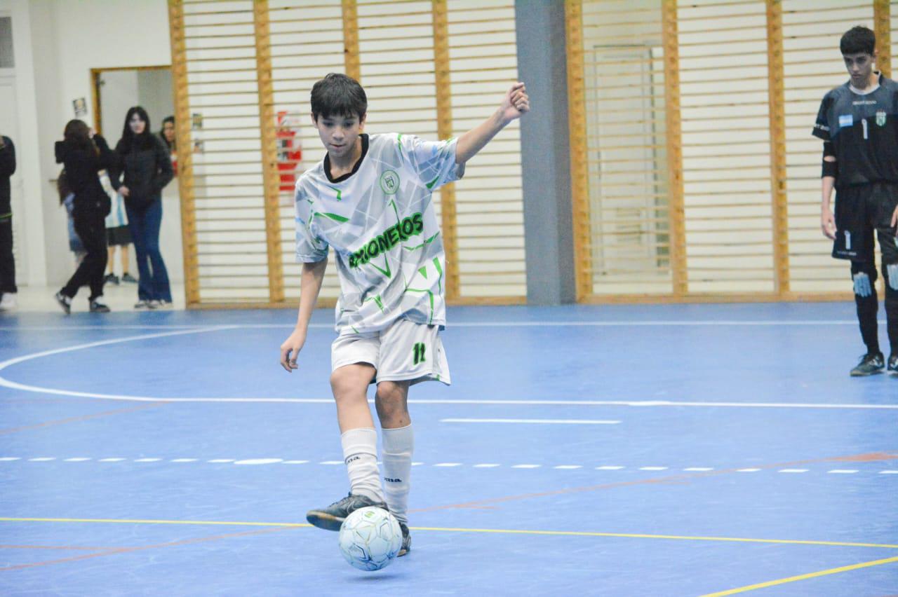 photo_5064721050461383882_y