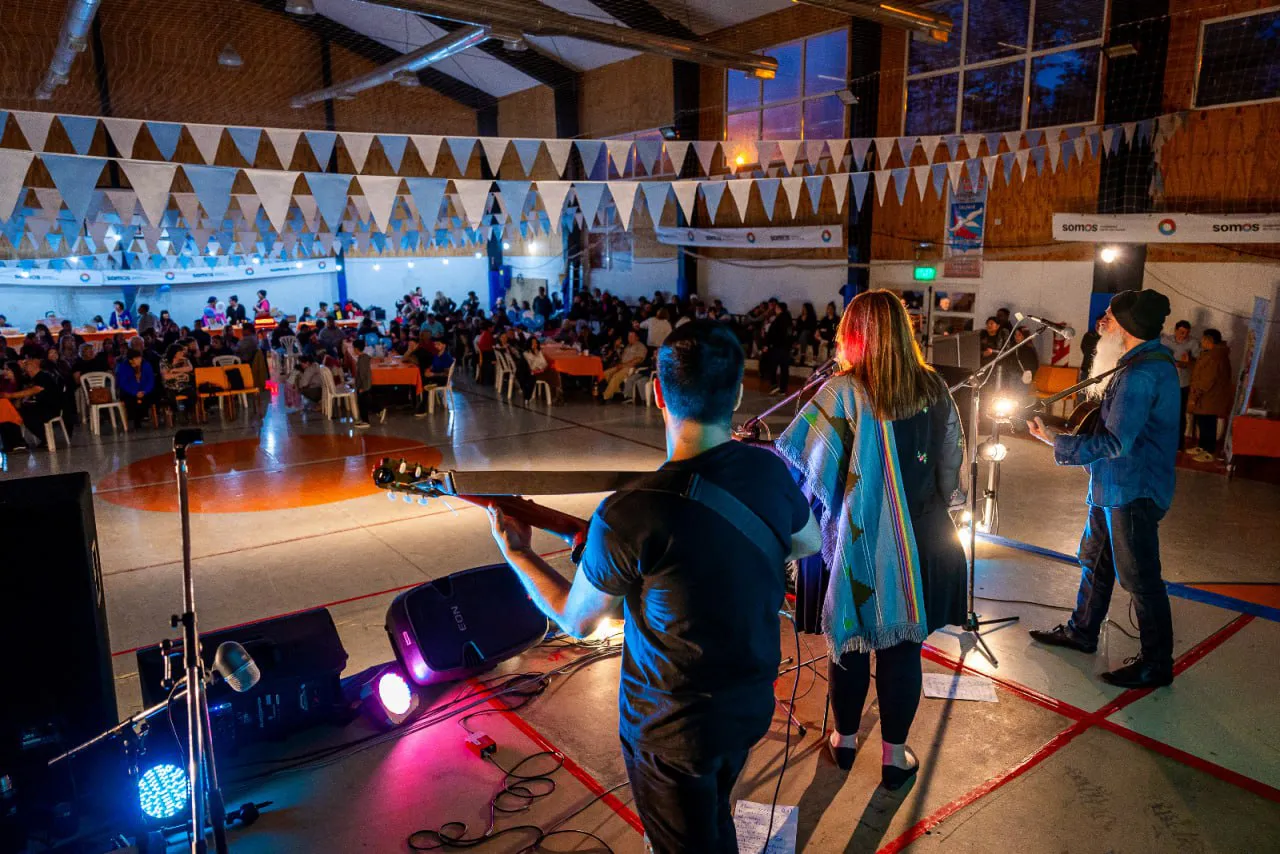 photo_5076002791381642523_y