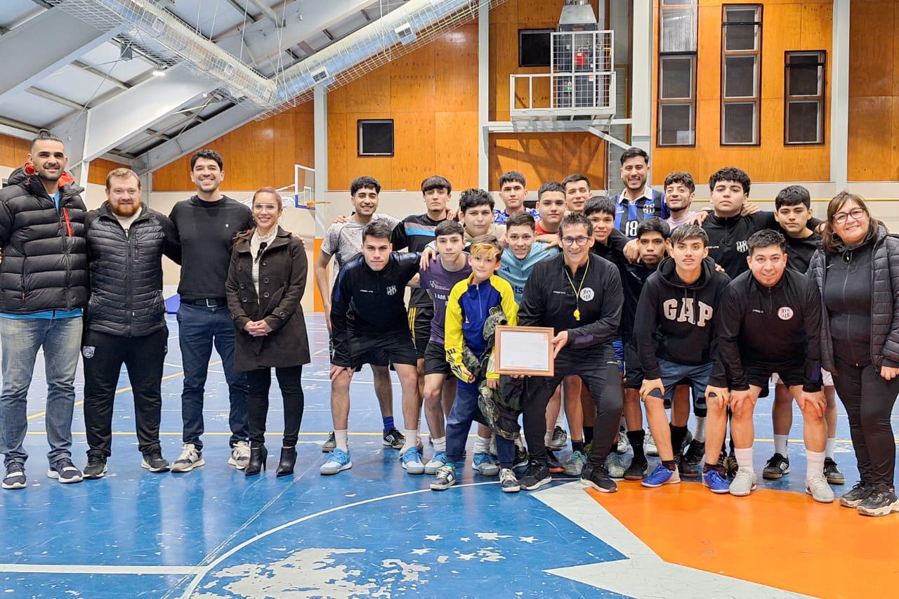 photo_5147621293733031384_y