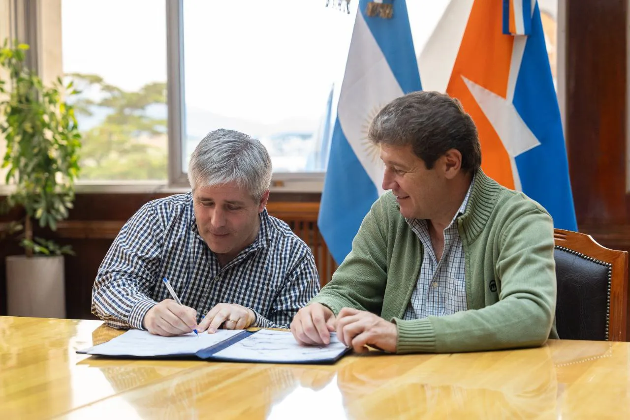 photo_5030830885166582577_y