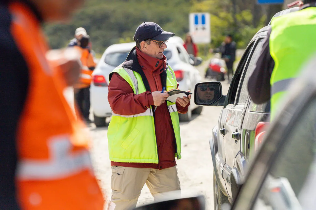 photo_5078319638478785398_y