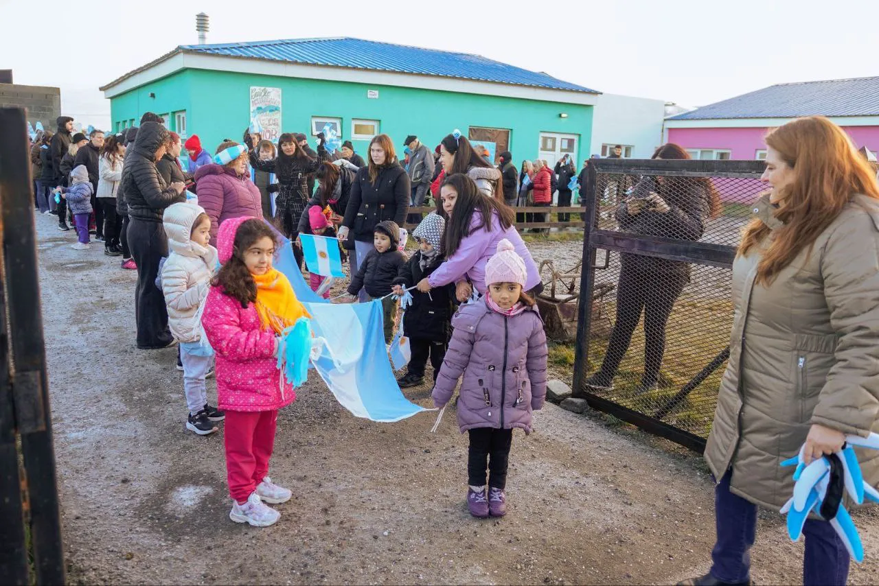 photo_5094072079573167570_y