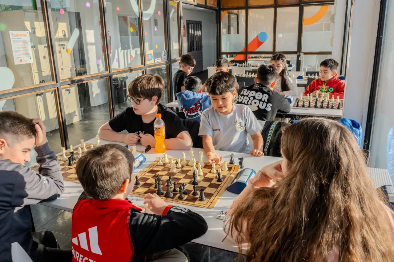 photo_5172431438606348842_y