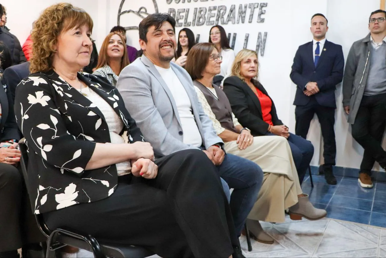 photo_5051018923671137893_y