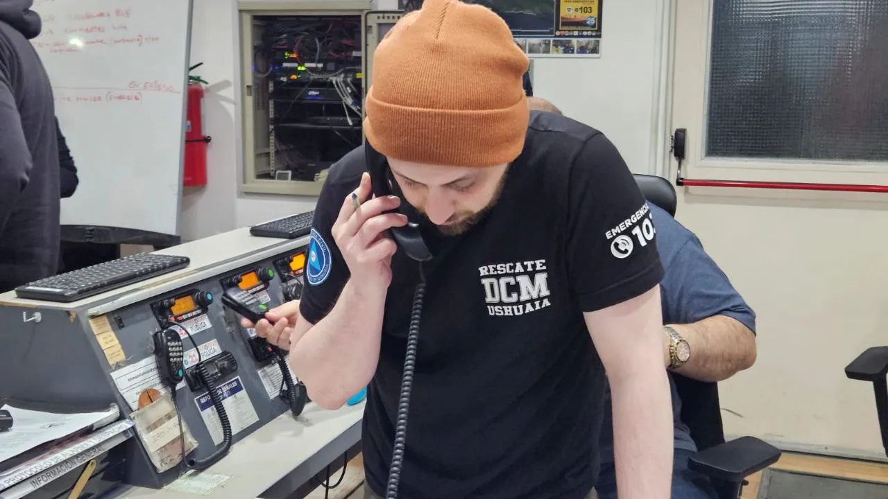 photo_5055339355828236344_y