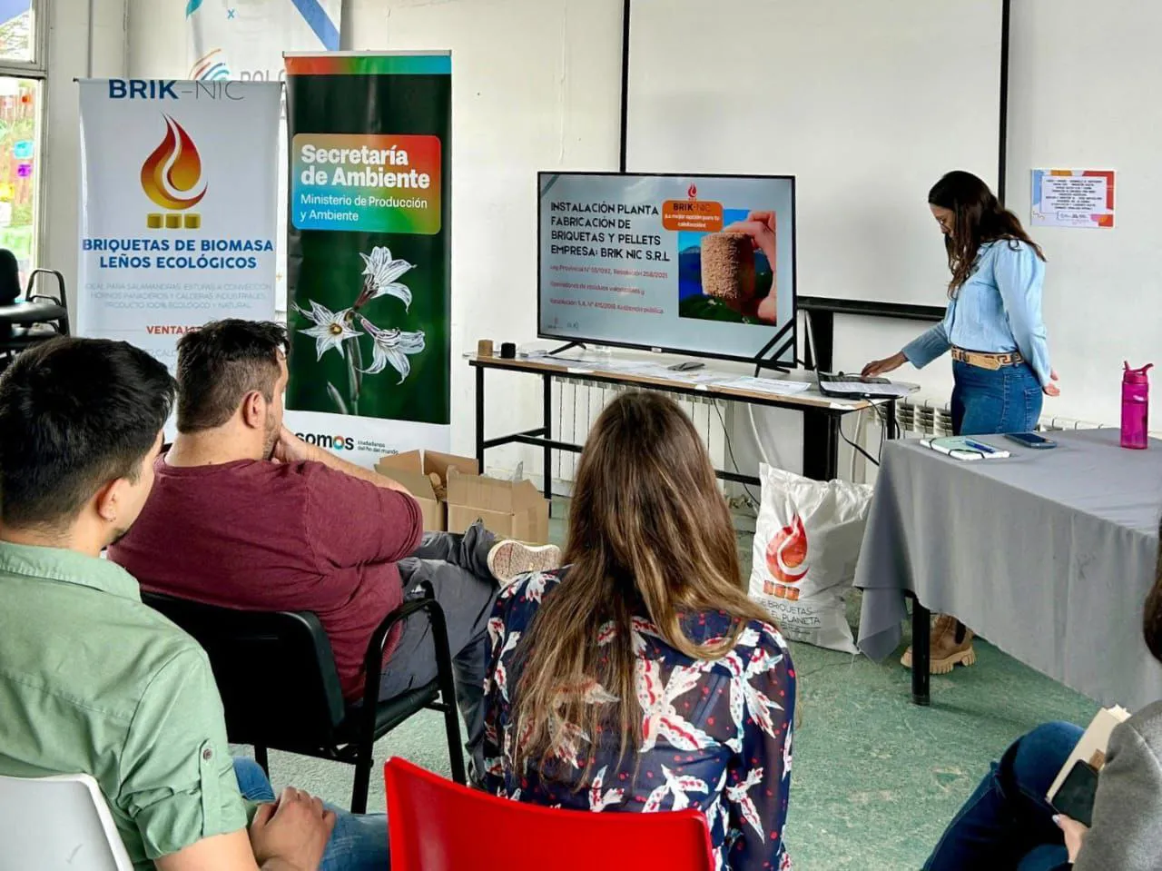 photo_4924696612580297554_y