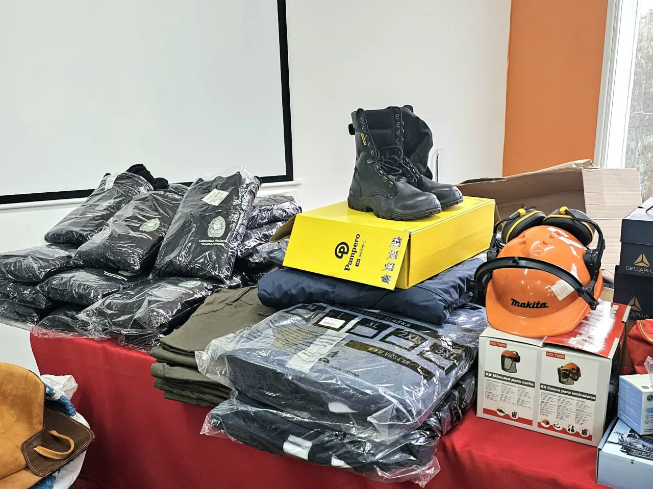 photo_5084953962788007791_y