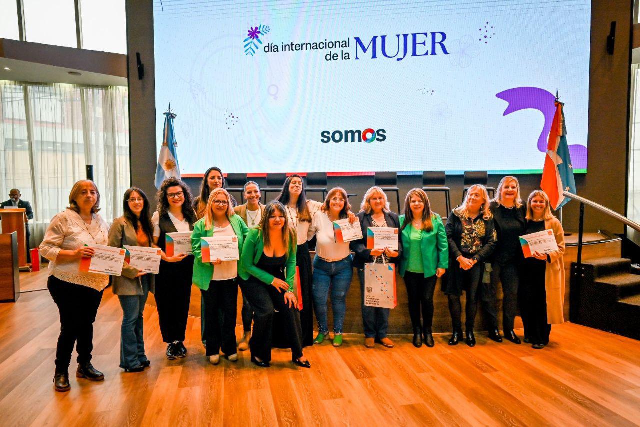 photo_5136560816642960382_y