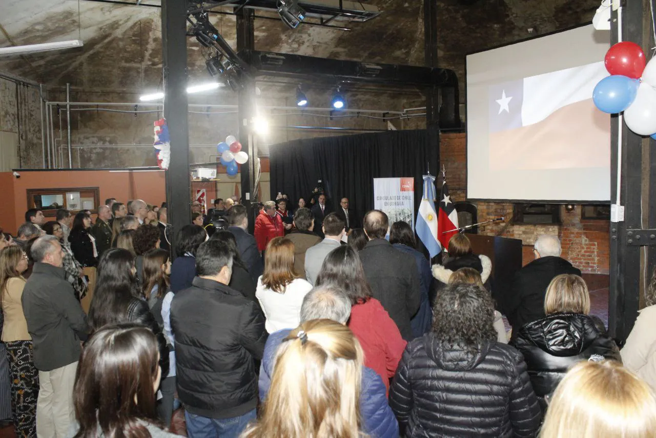 photo_5143133237592304847_y