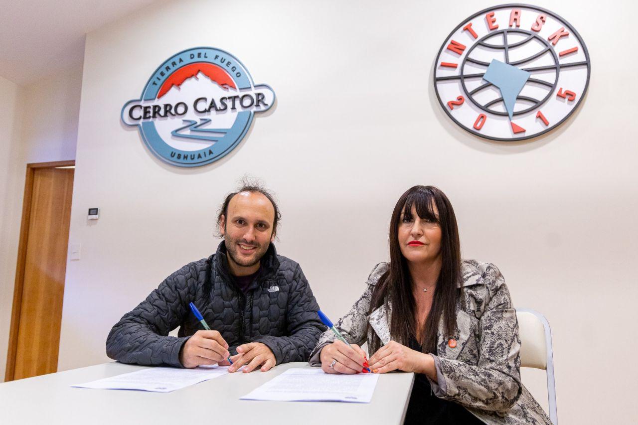 photo_5179597922252205098_y