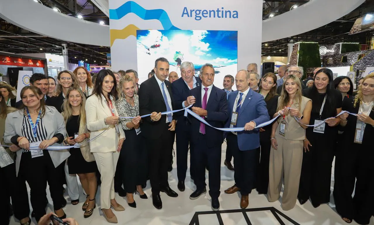 photo_5186426181518471087_y