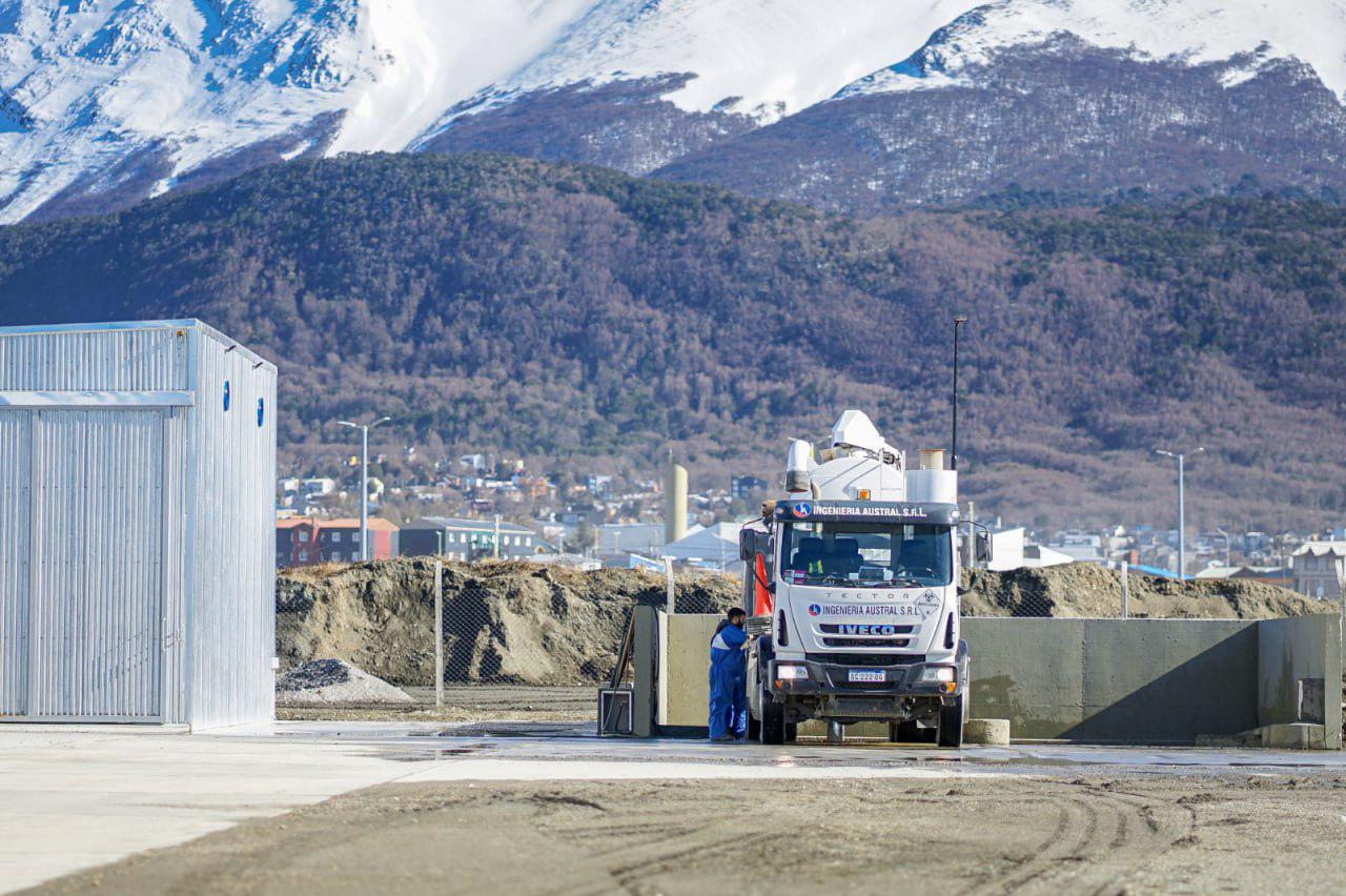 photo_5080089242310388449_y