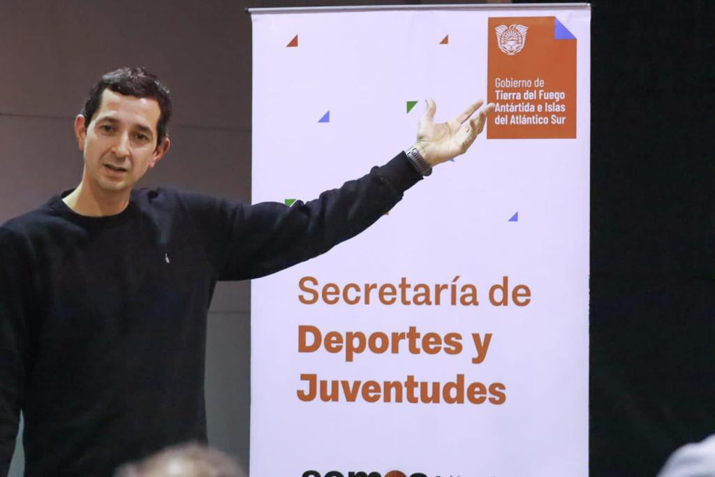 photo_5141405479623306119_y