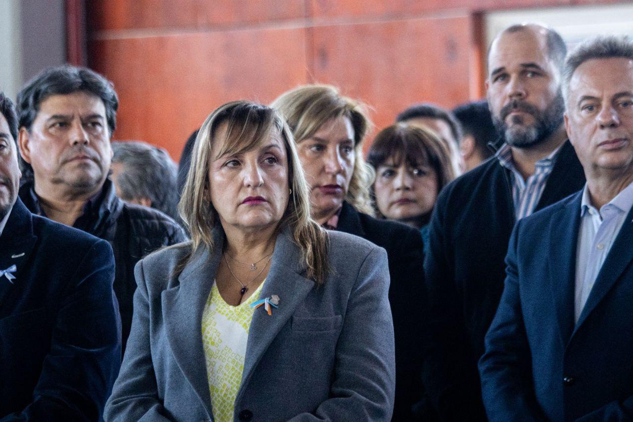 photo_5107495218172767779_y