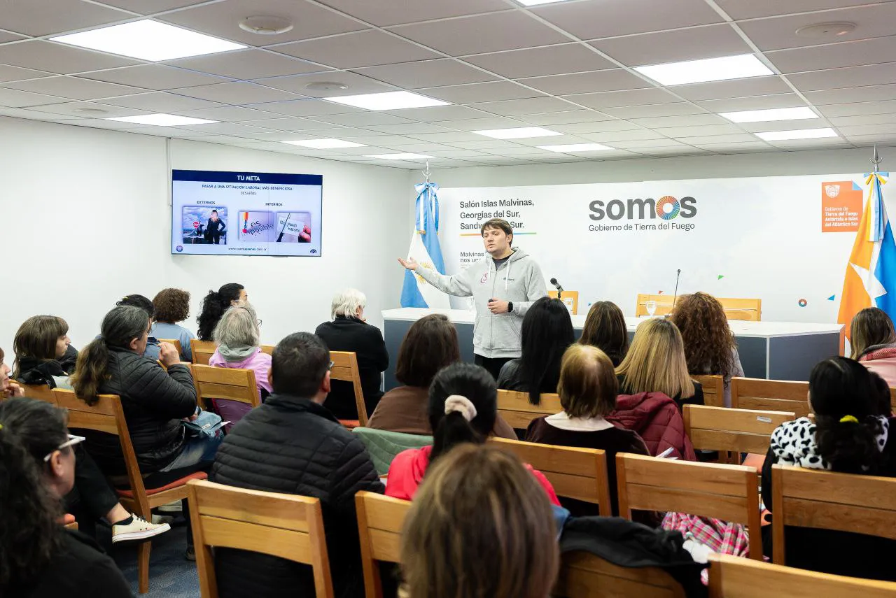 photo_5058035710526860945_y