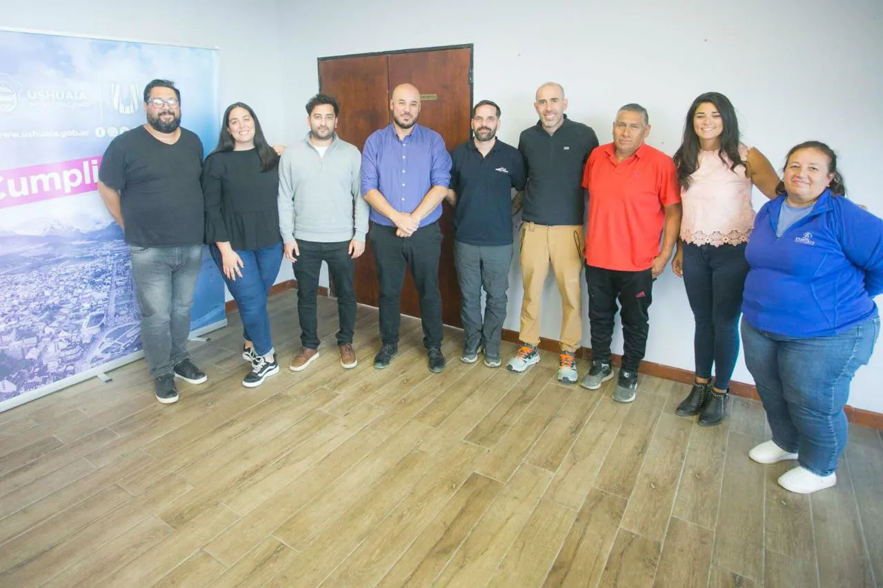 photo_5046728363011583615_y