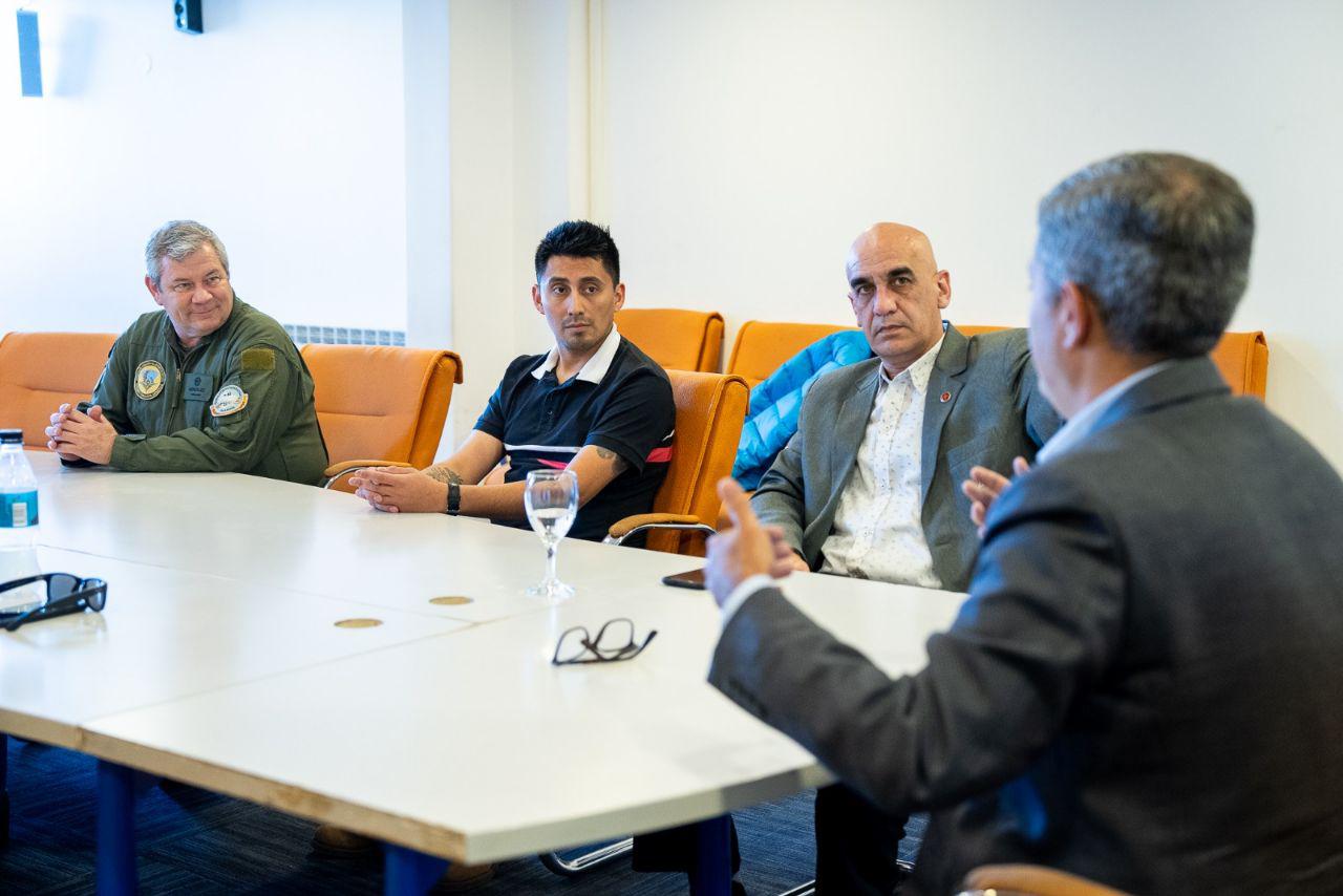 photo_5152145814146101037_y