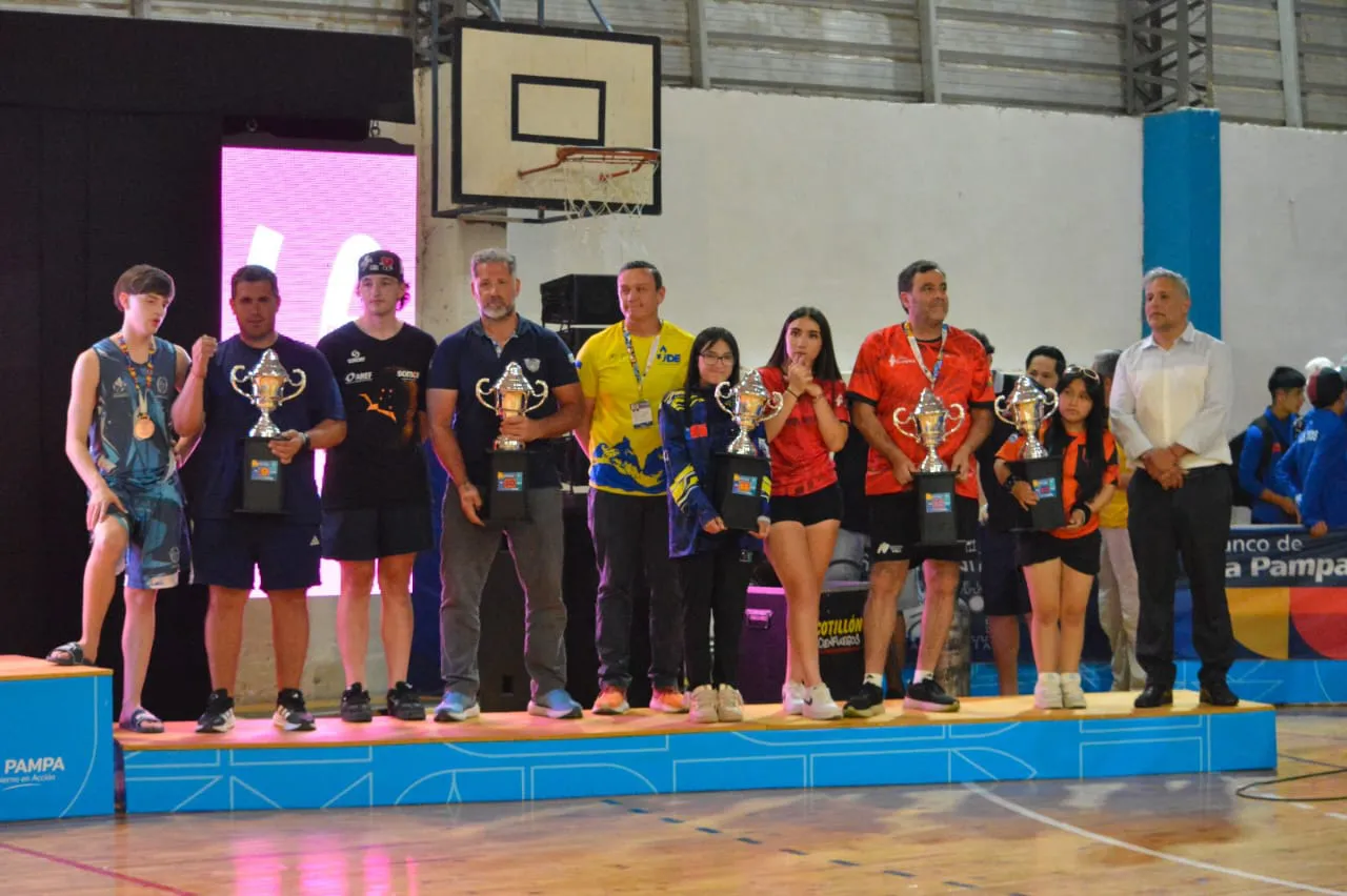 photo_5035165701169154946_y