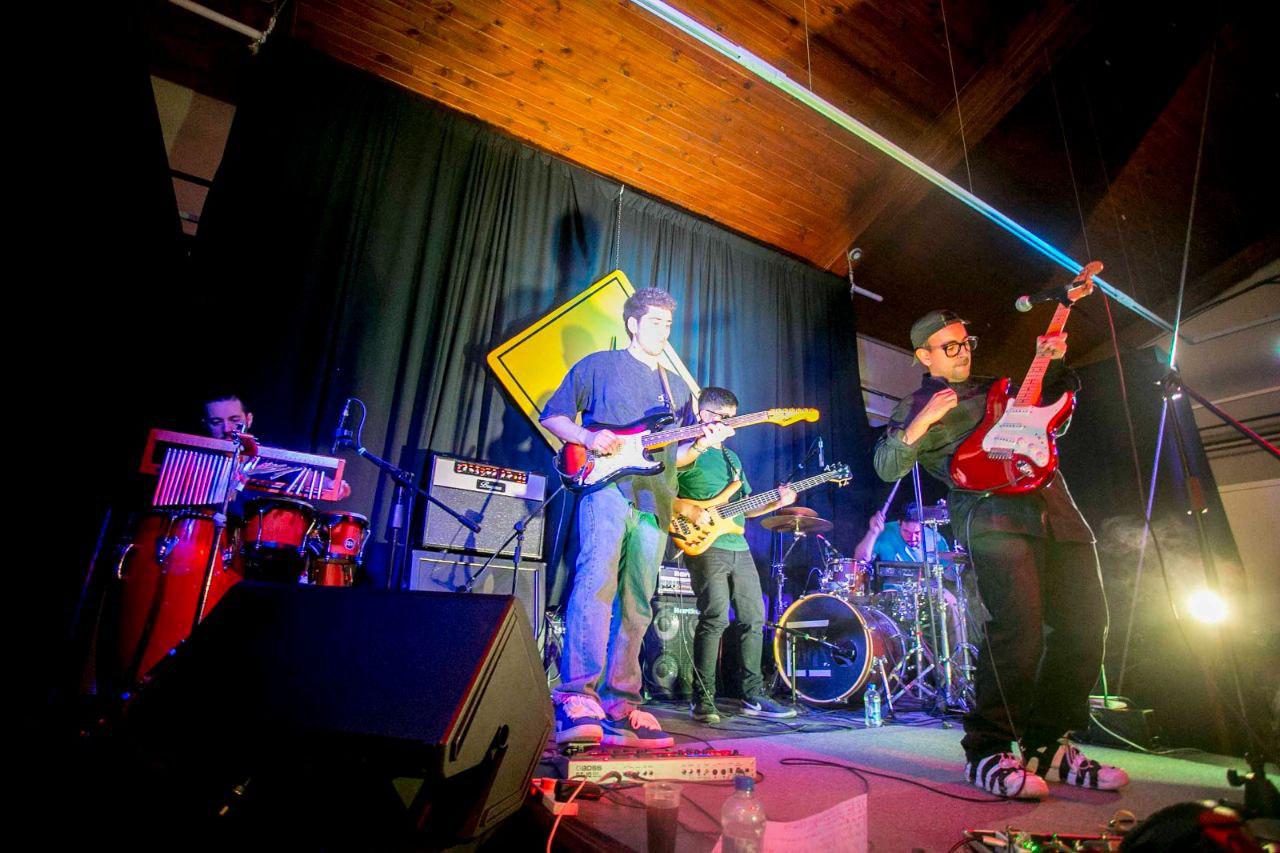 photo_4965527067068312867_y