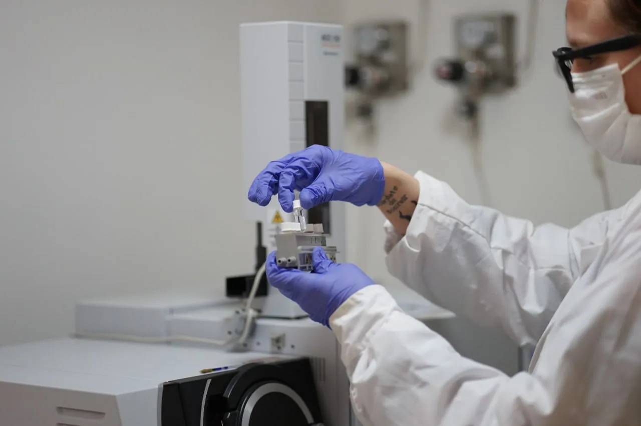 photo_4994864451068998724_y