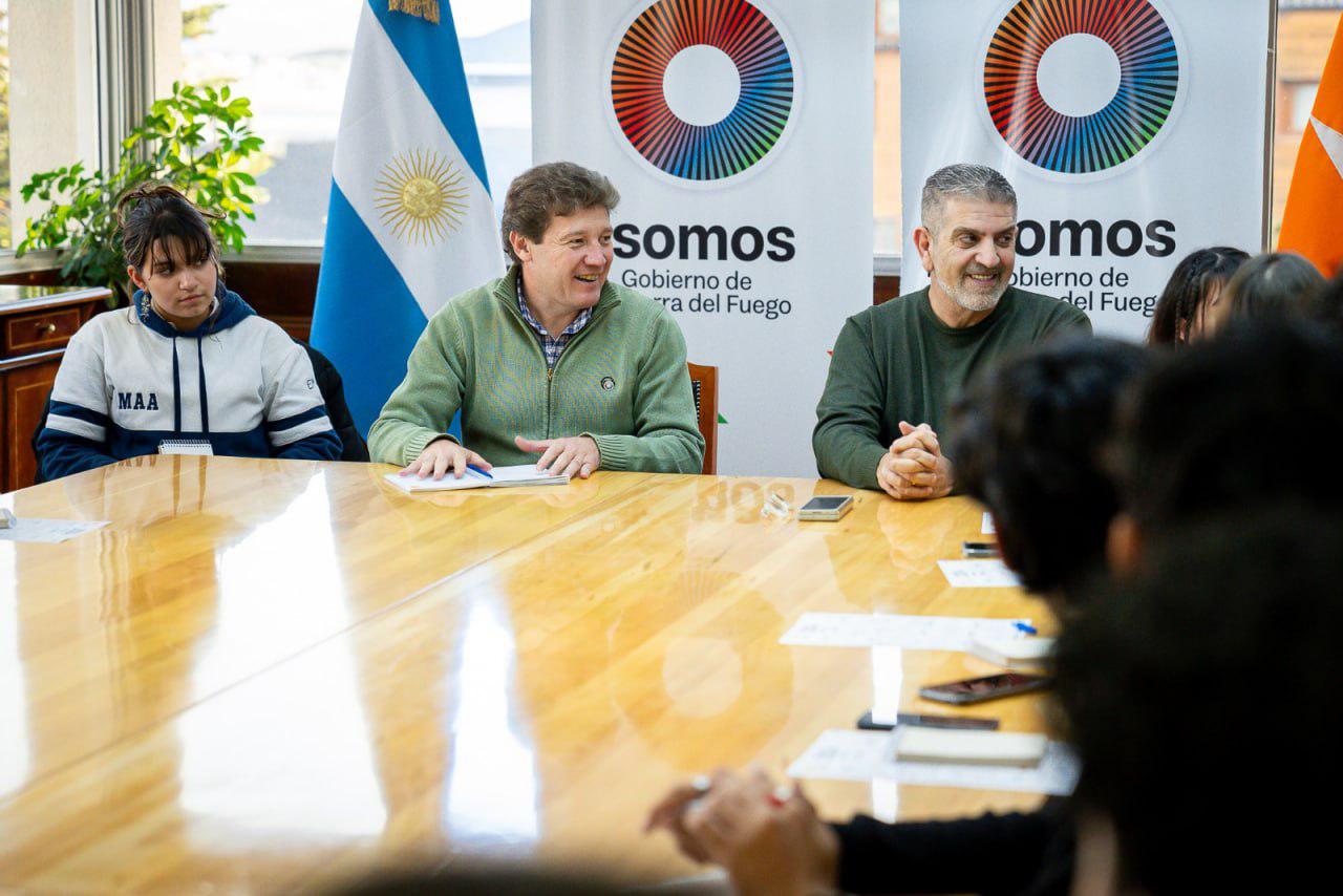 photo_4936249907099053194_y