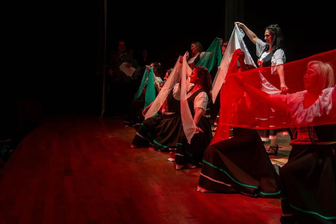 photo_5032897541821279934_y