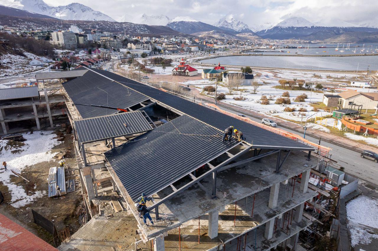 photo_5132276457916181361_y