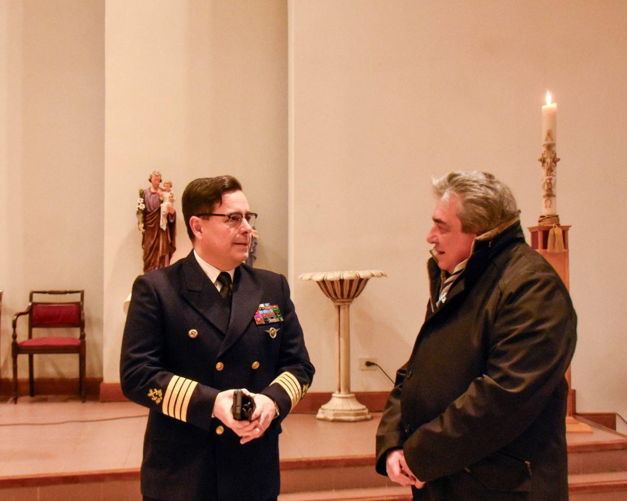 photo_5084576022845828593_y