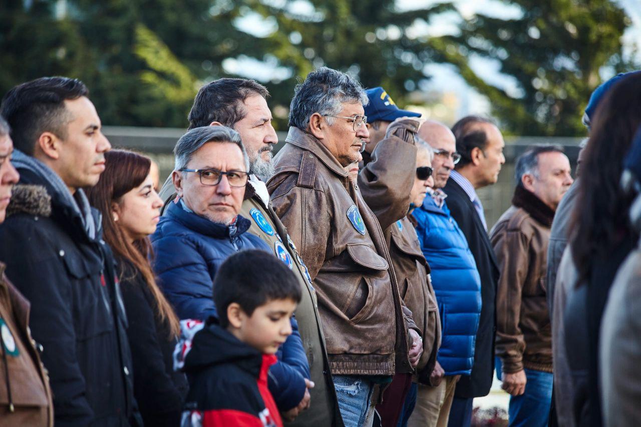 photo_5019288602936454125_y