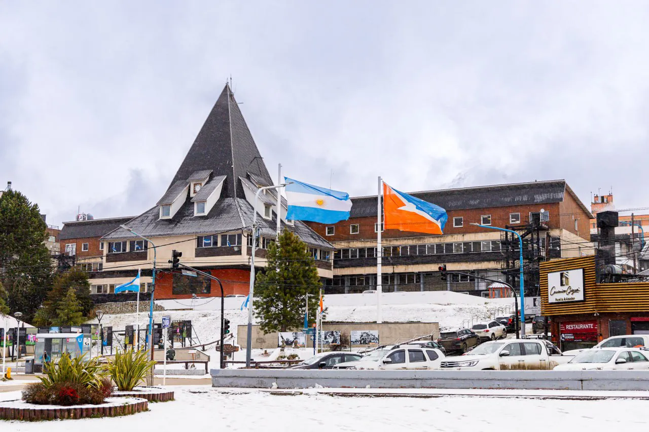 photo_5163542320887476326_y