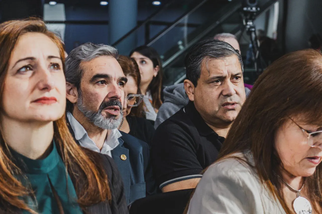 photo_5161562551417417077_y