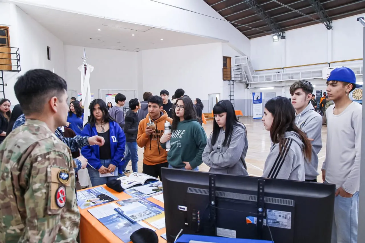 photo_5003618547900985083_y