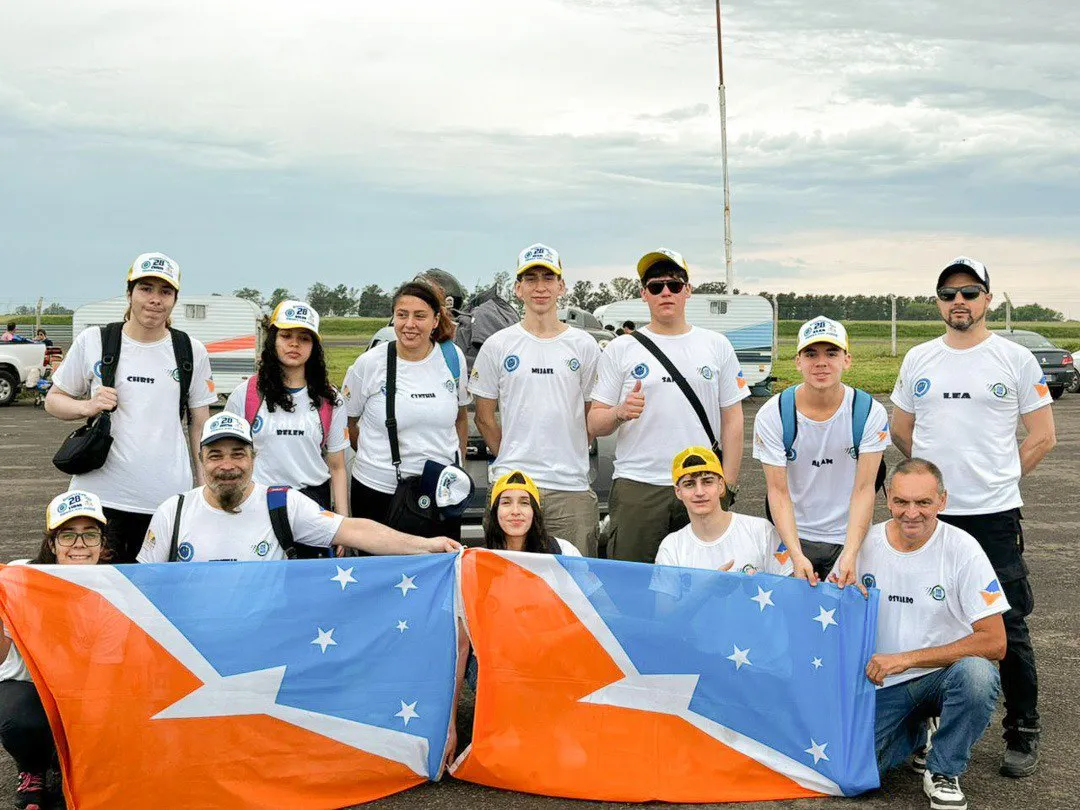 photo_5042073649254870441_y