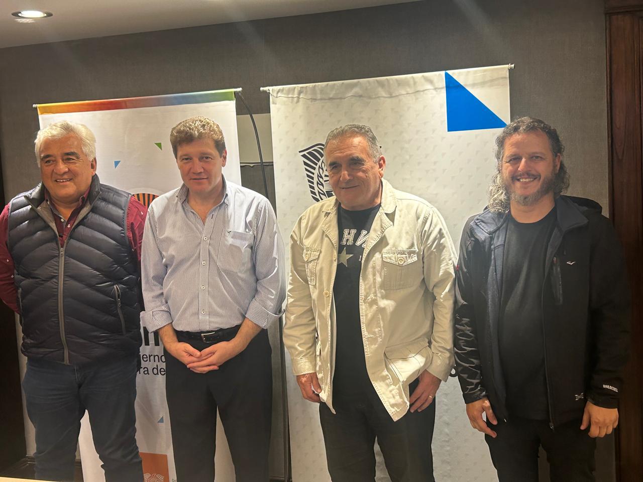 photo_4987878188545846234_y