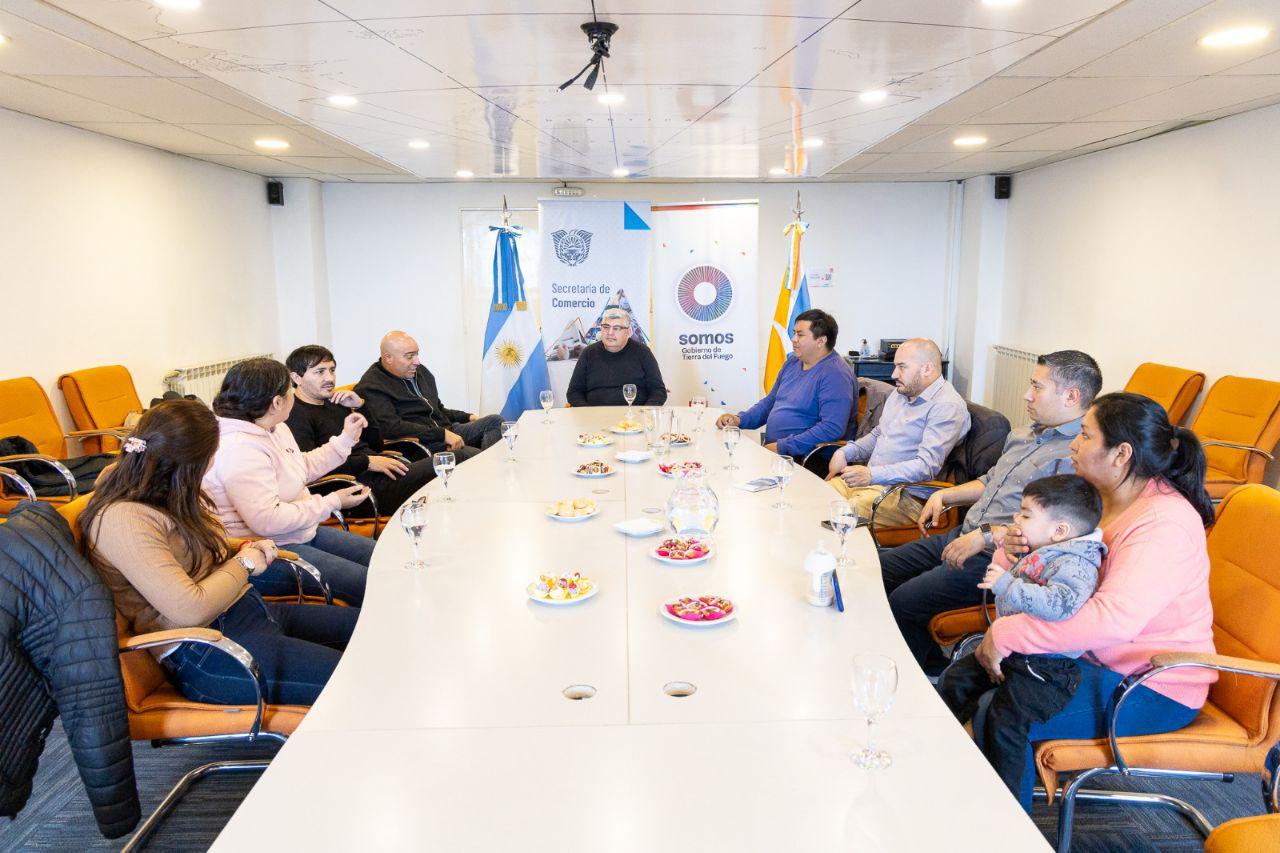 photo_5023939738985409669_y