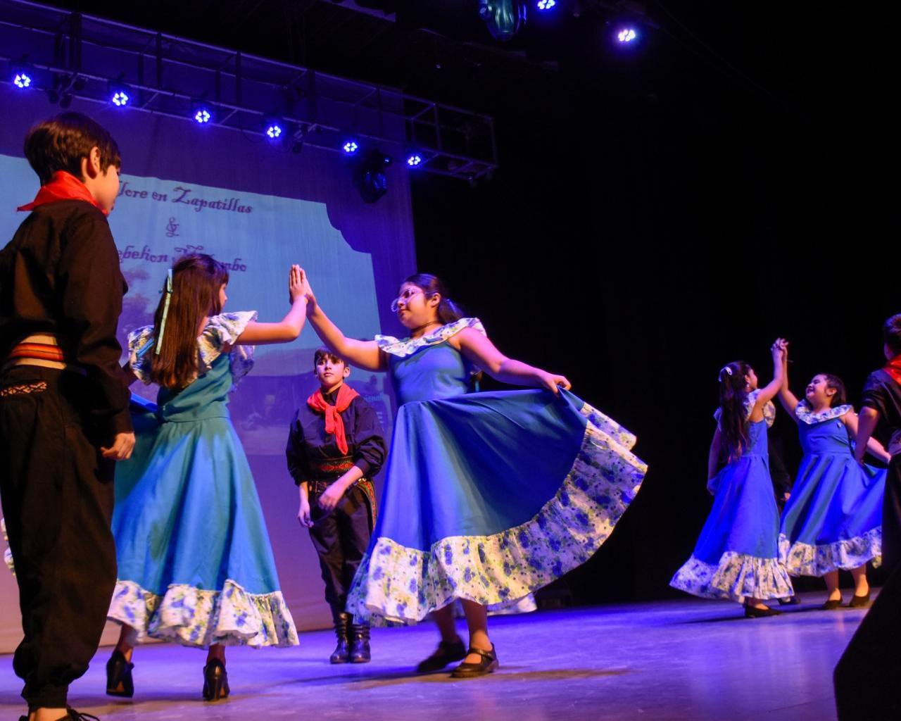 photo_4904973856465333599_y