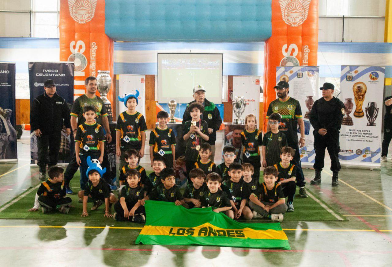 photo_5066629811237138393_y