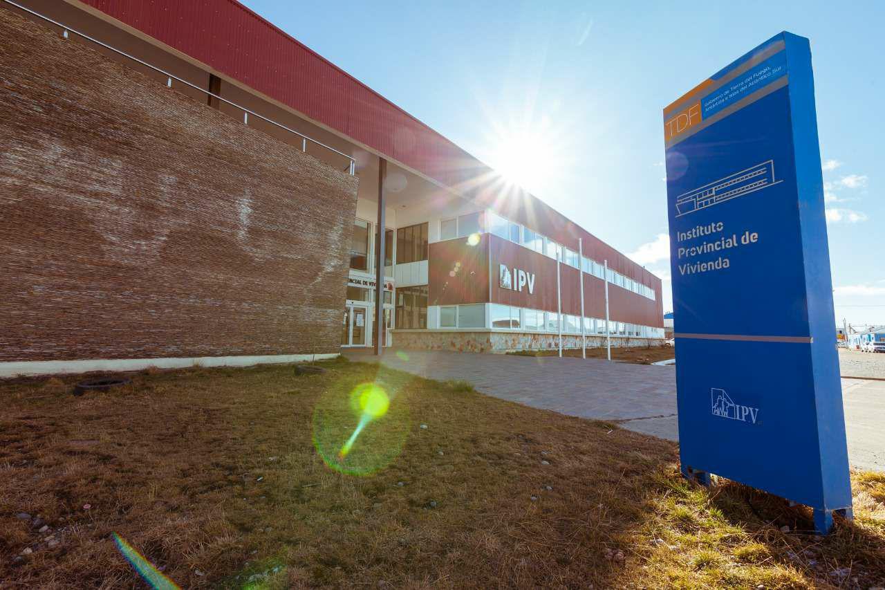 photo_5172456602819735264_y