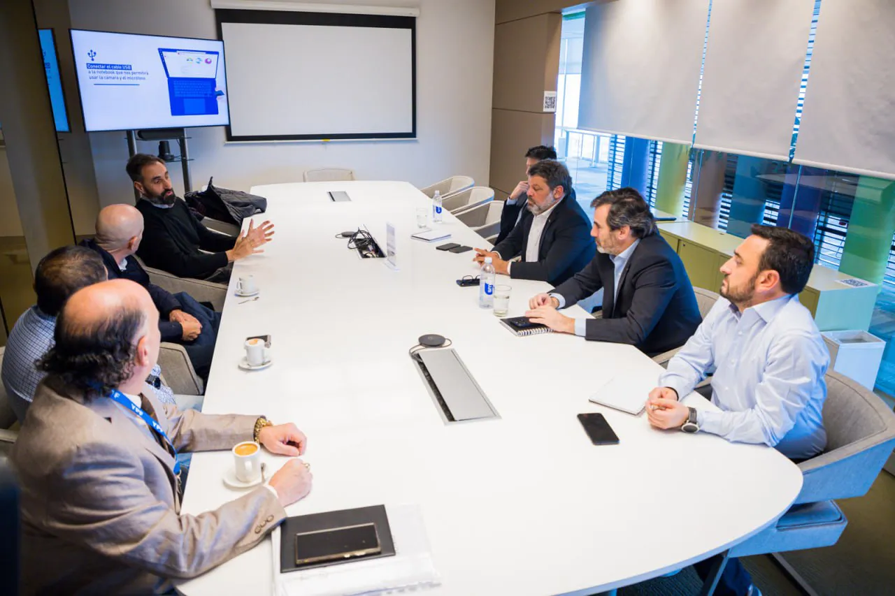 photo_5168063985147293177_y