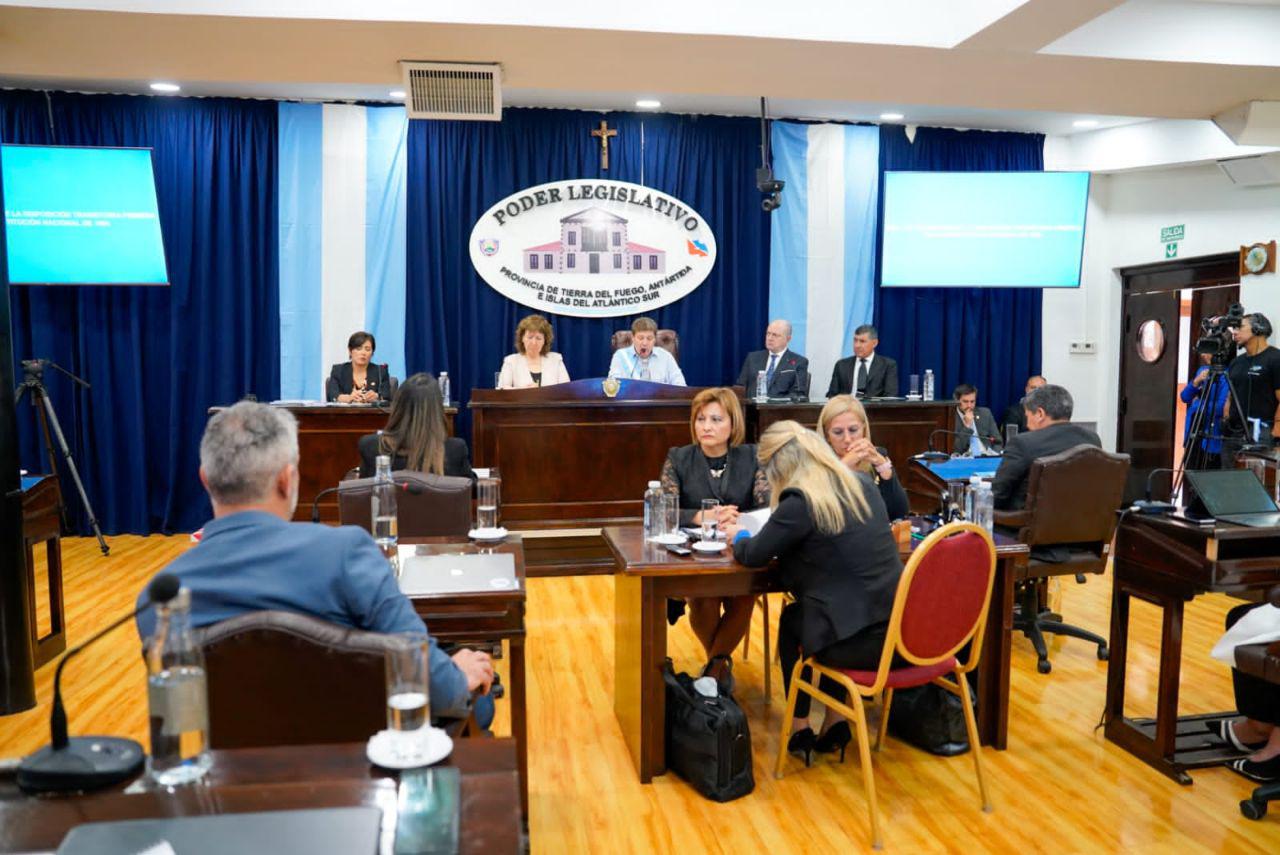 photo_5125469892529728855_y