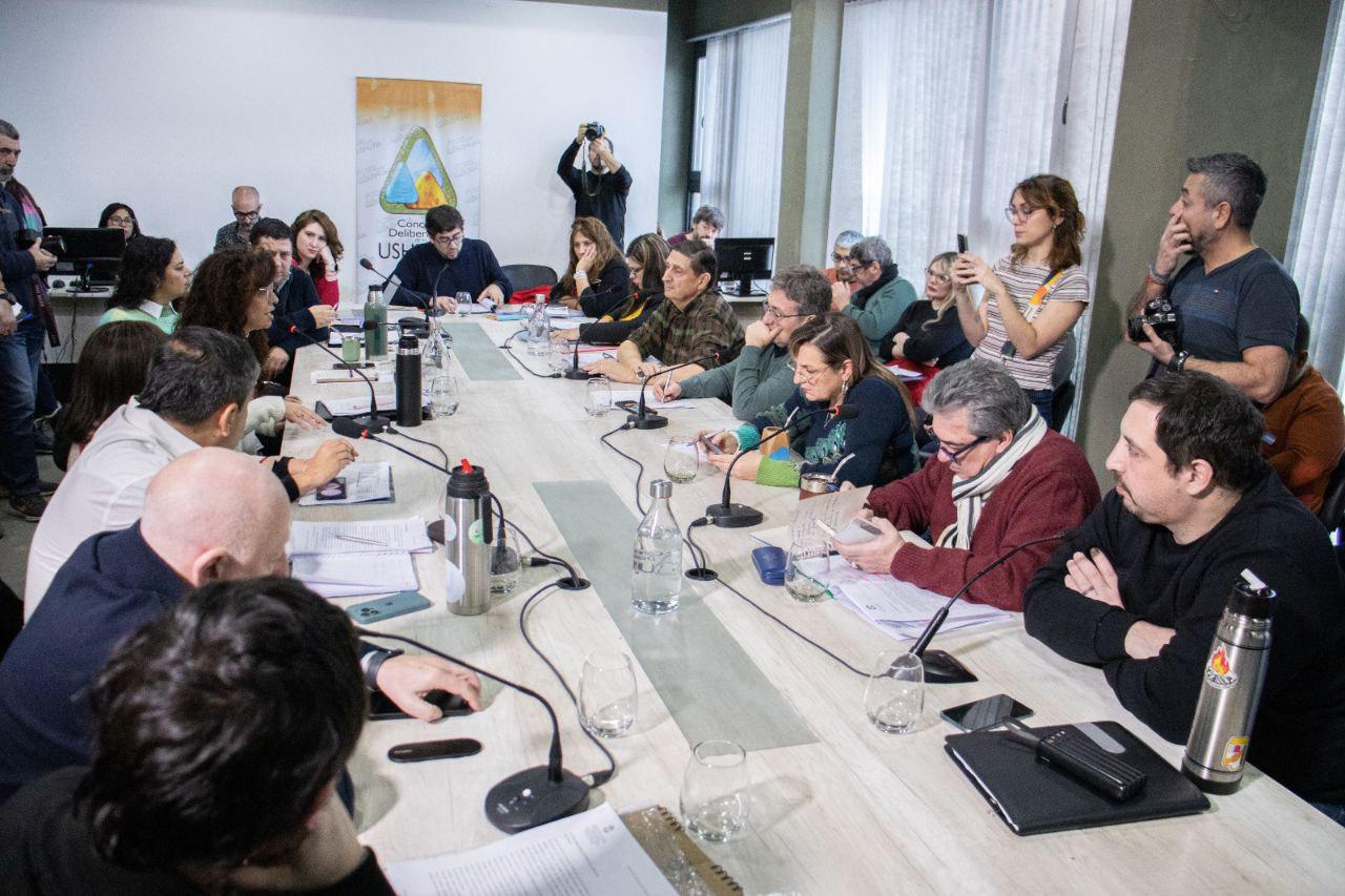 photo_5143358525806849218_y